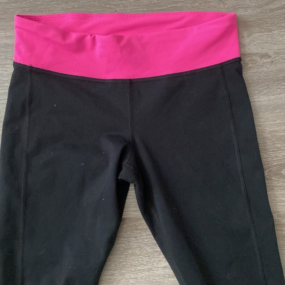 Under Armour Woman’s Athletic Yoga Leggings - Picture 2 of 5